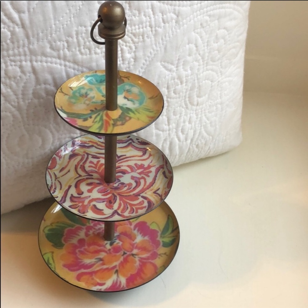 UO Floral Jewelry Stand